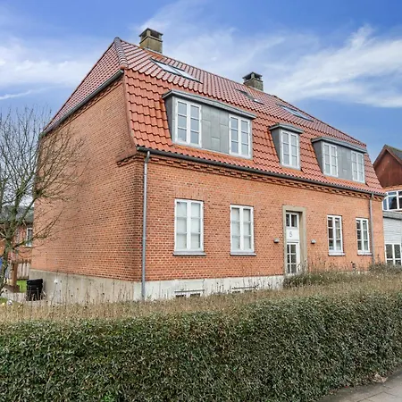 2br Naer Centrum & Togstation Daire Aalborg