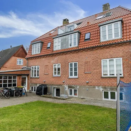 2br Naer Centrum & Togstation * Aalborg