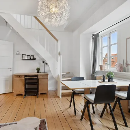 2br Naer Centrum & Togstation *