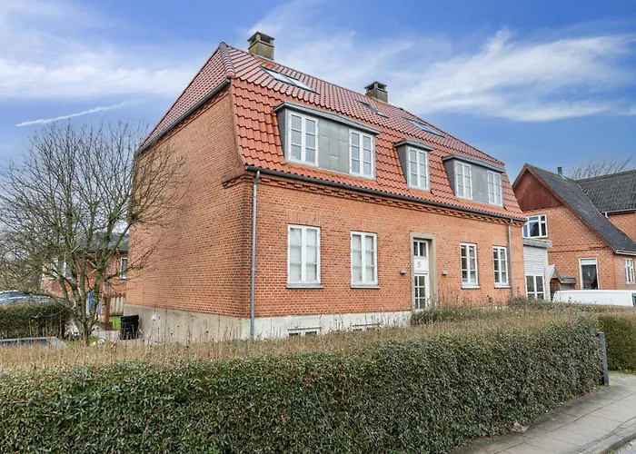 2br Naer Centrum & Togstation Apartamento Ålborg