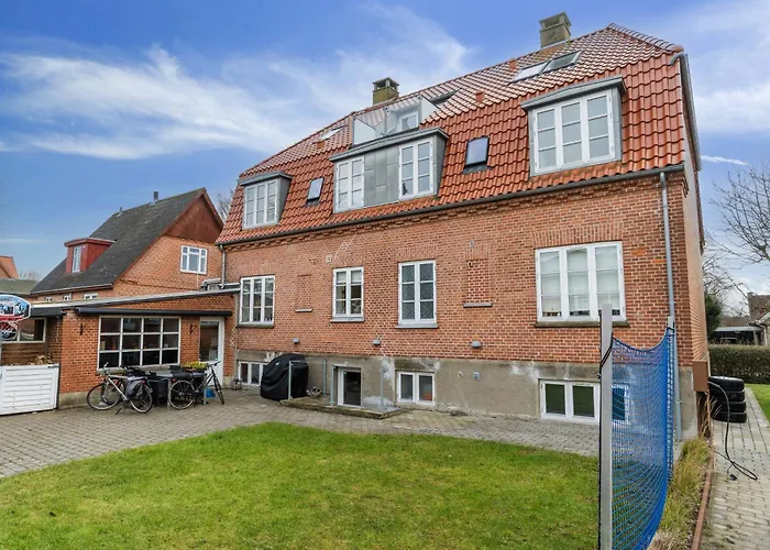 2br Naer Centrum & Togstation * Aalborg