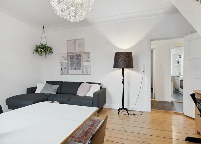 Apartament 2br Naer Centrum & Togstation Aalborg
