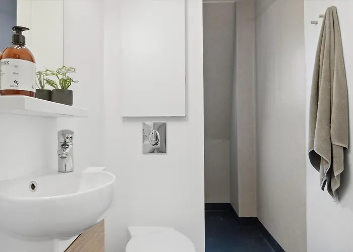 Apartament 2br Naer Centrum & Togstation Aalborg